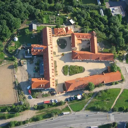 Toulcuv Dvur * Praga