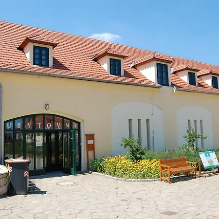 Albergue Toulcuv Dvur *
